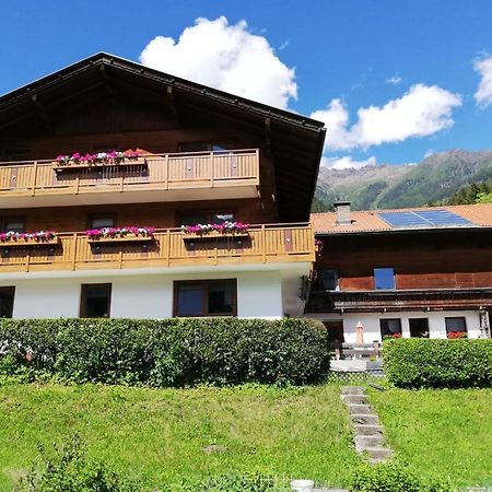 Hotel Haus Eder Burgi Nikolsdorf Zewnętrze zdjęcie