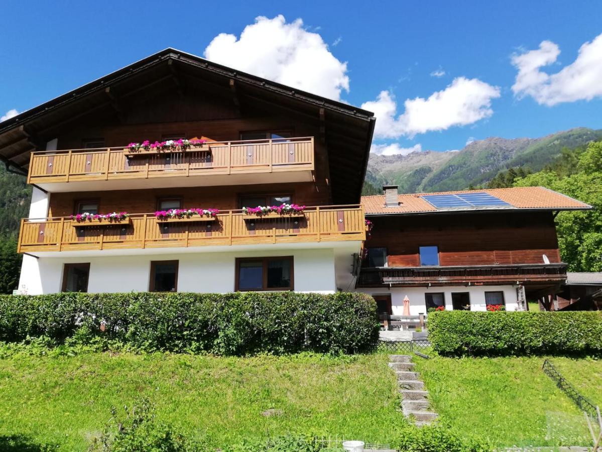 Hotel Haus Eder Burgi Nikolsdorf Zewnętrze zdjęcie