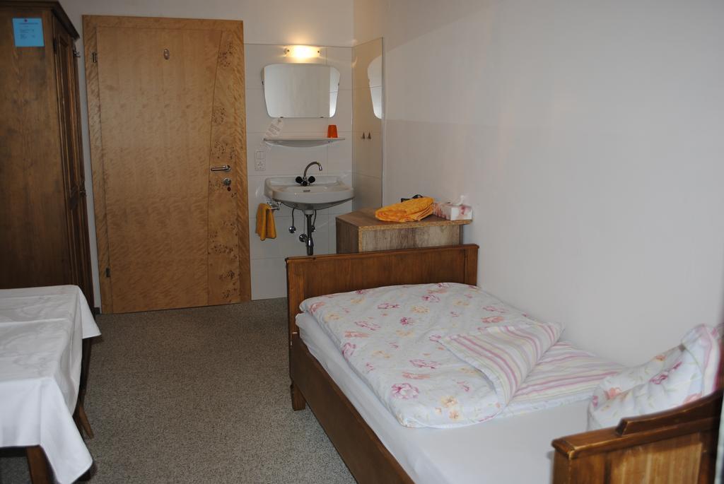 Hotel Haus Eder Burgi Nikolsdorf Zewnętrze zdjęcie