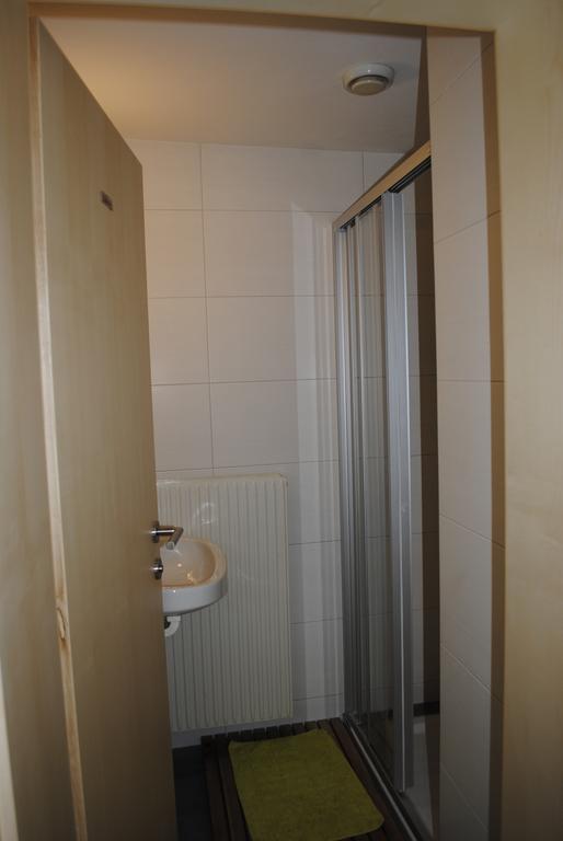 Hotel Haus Eder Burgi Nikolsdorf Zewnętrze zdjęcie