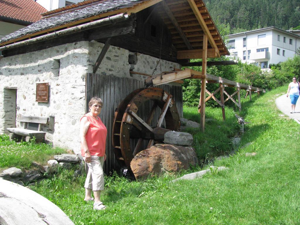 Hotel Haus Eder Burgi Nikolsdorf Zewnętrze zdjęcie