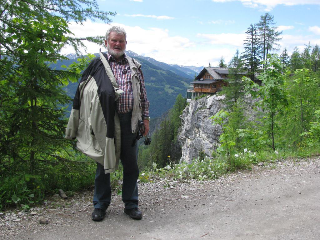 Hotel Haus Eder Burgi Nikolsdorf Zewnętrze zdjęcie