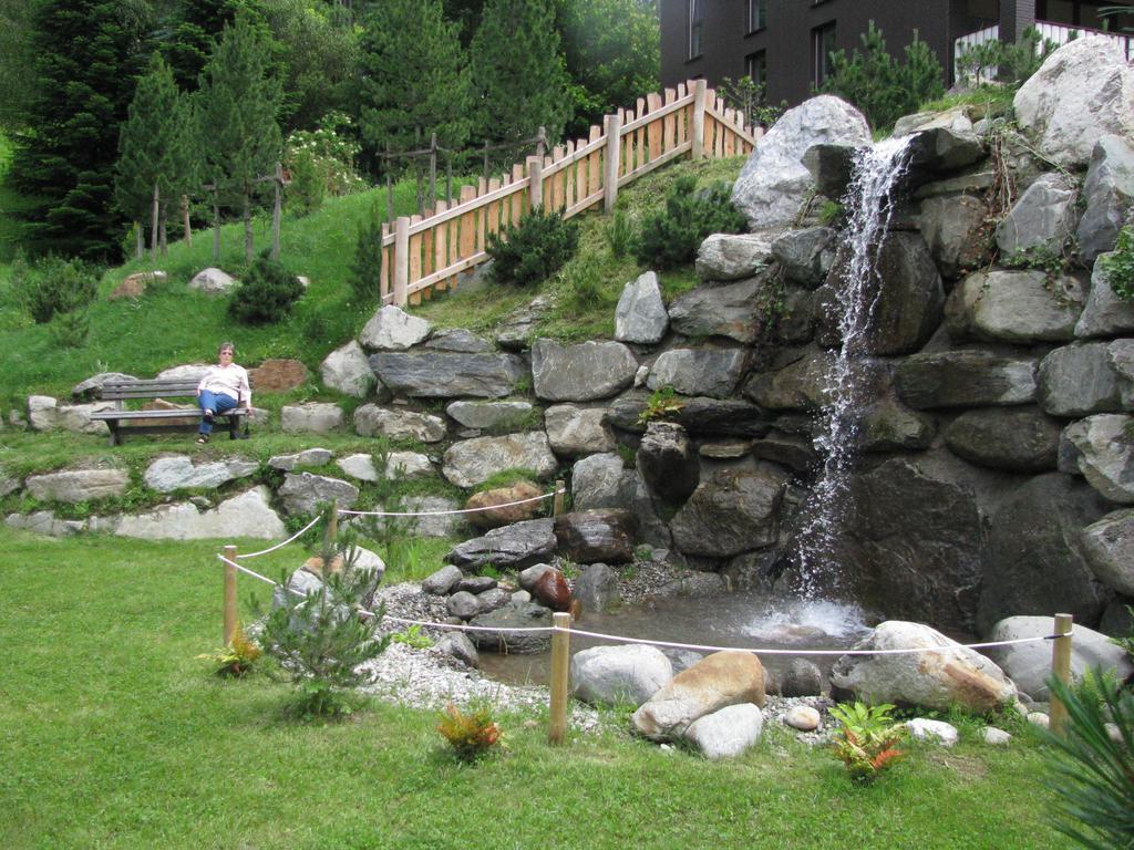 Hotel Haus Eder Burgi Nikolsdorf Zewnętrze zdjęcie